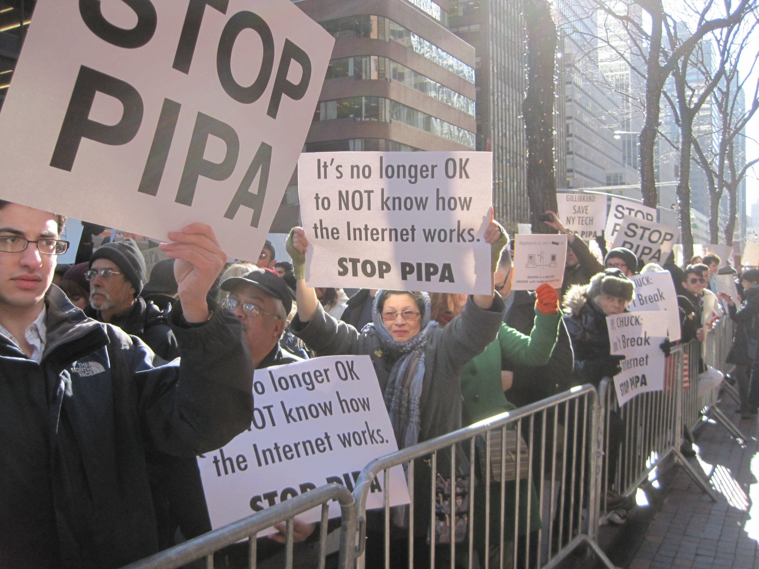 Мир против SOPA и PIPA